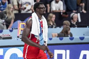 效率很高！博納5投5中&3罰2中得到12分1板2帽