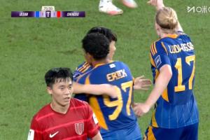 蓉城客場(chǎng)遭蔚山1-1扳平，防線被一腳打穿，嚴(yán)元相單刀兩連擊破門