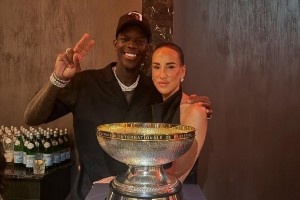 我做到了！施羅德曬照：老婆，我說過我會為你贏下冠軍！