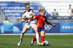 拒絕高薪+長(zhǎng)約！ESPN：普特拉斯決定留在巴薩女足，拒絕巴黎邀約