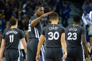 徐靜雨：16年正常打冠軍是勇士的 后面即使沒KD 勇士仍有統(tǒng)治力