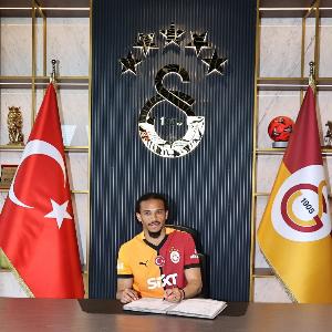 薩內(nèi)是唯一一位效力4家俱樂(lè)部以上，歐冠首秀均進(jìn)球或助攻的球員