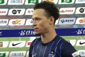 三鎮(zhèn)外援達蘭談慘?。悍朗匦枰龅酶?，全隊還是要保持信心