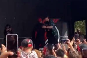 楊瀚森與利拉德?lián)肀?！開拓者舉辦活動 歡迎35歲利指導回家