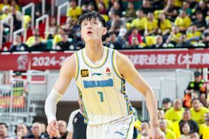 雙向名額還剩一個！網(wǎng)媒：曾凡博將簽署Exhibit 10而非雙向合同