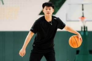 厲兵秣馬！趙維倫曬多張訓(xùn)練照 背景舊金山大學(xué)配色清晰可見