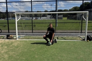 37歲前荷蘭國門克魯爾宣布退役，曾在英超效力多年