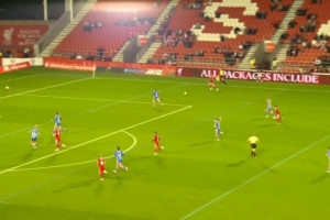 清水梨紗凌空端射收獲利物浦女足首球，為她助攻的是長(zhǎng)野風(fēng)花