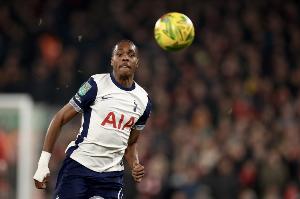 詩人握持？特爾踢英甲隊(duì)2次包抄踢空氣 熱刺今夏3500萬從拜仁買斷