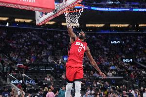 深得阿杜真?zhèn)?？伊森上網(wǎng)懟空氣：我場(chǎng)均24分鐘12分只是運(yùn)氣好??