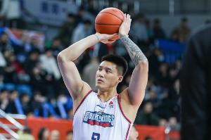 直播吧：自由球員曾繁日已與吉林簽2年合同 需等到11月窗口期官宣