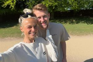 郵報(bào)：德里赫特妻子沉迷于占卜和煉金術(shù)等偽科學(xué)，兩人已經(jīng)分居