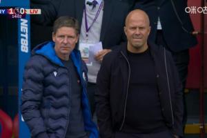 利物浦vs水晶宮看臺(tái)球迷出現(xiàn)醫(yī)療狀況，比賽中斷5分鐘后恢復(fù)