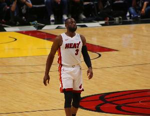 韋德：每個(gè)人退役后都覺(jué)得自己比實(shí)際上更厲害了 包括我自己