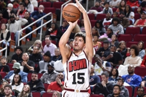 隊(duì)記：火箭可讓謝潑德常規(guī)賽時(shí)多出場(chǎng)練級(jí) 這樣季后賽才有突破