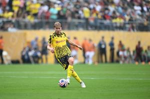 斯文松：勝利實(shí)至名歸，多特精神狀態(tài)極佳正持續(xù)輸出好表現(xiàn)