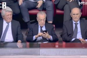 被轟入5球！弗洛倫蒂諾場邊看手機(jī)，哨響后面無表情同旁人握手