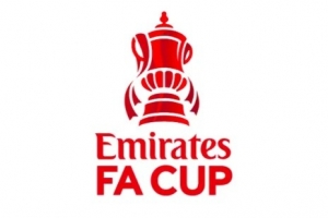 太陽(yáng)報(bào)：足總杯一門將和隊(duì)友相撞重傷失去意識(shí)，隨后被送往醫(yī)院