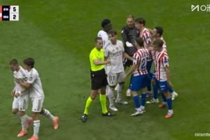 馬斯坦托諾一腳爆射場邊，兩隊(duì)爆發(fā)沖突