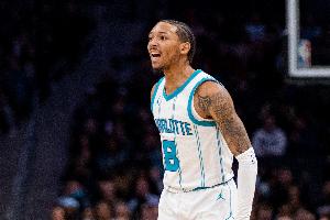 美記：湖人、火箭、開拓者、公牛有意自由球員小尼克-史密斯