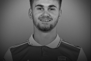 為救球撞墻不幸離世！維加隊(duì)友：親眼目睹慘劇很悲痛，正為他募捐