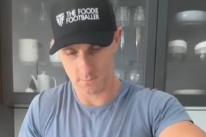 郵報(bào)：前英超球員皮尤退役后成為美食博主，分享健康食譜并教做菜