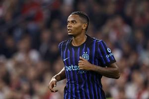 記者：阿坎吉實際薪資低于此前報道，最高年凈收入為420萬歐