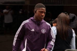 聯(lián)賽至今0首發(fā)！郵報(bào)：如果阿莫林留任，梅努有可能冬窗離隊(duì)