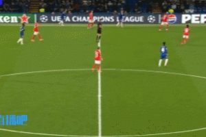 11人完賽就這么難！佩德羅危險(xiǎn)動(dòng)作染黃，登場(chǎng)30分鐘被罰下！