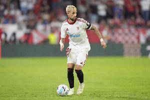 塞維官方：賈努扎伊因腳踝扭傷缺席對陣巴薩前訓(xùn)練，2人單獨(dú)訓(xùn)練