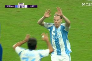 防守愣神，申花第62分鐘主場(chǎng)遭扳平，對(duì)手凌空墊射破門