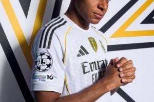 上演帽子戲法，官方：姆巴佩當(dāng)選本輪歐冠最佳球員