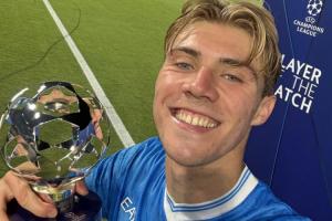 沒想到吧~霍伊倫生涯8場(chǎng)歐冠進(jìn)7球，此前在曼聯(lián)時(shí)歐冠6場(chǎng)5球