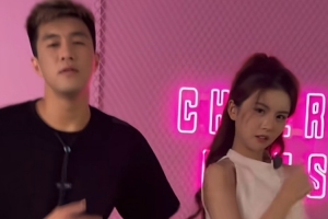 進(jìn)攻犯規(guī)！郭艾倫曬與美女主播跳舞視頻：跳舞到底用哪發(fā)力啊