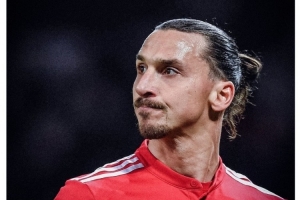 曼聯(lián)祝伊布44歲生日快樂，效力期間出戰(zhàn)53場29球10助+斬獲3冠