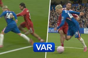 內維爾：加納喬倒地不是點球，他摔得很刻意，索博夠不上犯規(guī)