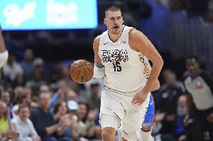 高效表現(xiàn)！約基奇半場(chǎng)5中4拿下14分5板2助