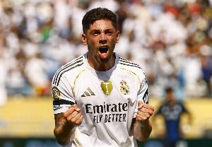 阿斯：戰(zhàn)黃潛巴爾韋德再次出任右后衛(wèi)，他在攻防兩端表現(xiàn)都很出色