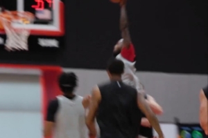 這是39歲？火箭官推曬杰夫-格林搶斷反擊左手滑翔劈扣