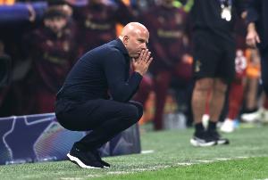 衛(wèi)冕冠軍利物浦單賽季兩次被補(bǔ)時(shí)絕殺，04-05賽季阿森納后首隊(duì)