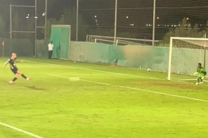 太陽報：利物浦舊將謝爾維在阿聯(lián)酋第三級聯(lián)賽踢球，首次首發(fā)失點