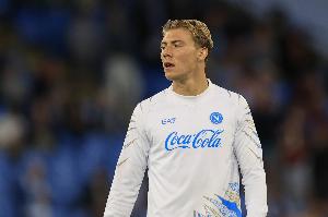 開季6場4球！羅馬諾：那不勒斯?jié)M意霍伊倫表現(xiàn)，希望買斷他