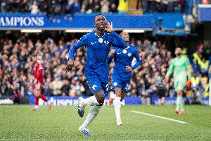 張弓搭箭！億元鐵腰凱塞多藍(lán)軍生涯至今6球：半場吊射+狂轟世界波