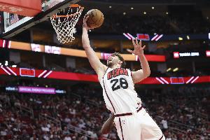 申京：我跟亞當斯知道如何配合 卡佩拉也很快適應了雙塔陣容