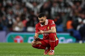 鏡報：薩拉赫表現(xiàn)不佳讓其態(tài)度也遭到質(zhì)疑 是年齡還是戰(zhàn)術(shù)所致？