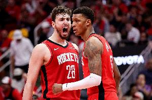 都奇準無比！火箭上半場三分13中8&申京2中2 老鷹15中8