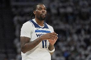 里德：防守強(qiáng)硬是我們特質(zhì) 訓(xùn)練中就要反復(fù)打磨在賽場(chǎng)展現(xiàn)出來