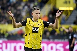 德天空：多特已為施洛特貝克提供續(xù)約合同，但他想先看本賽季成績(jī)