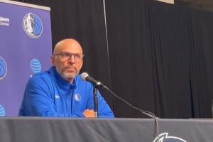 基德：拉塞爾傳球很棒防守端相當(dāng)亮眼 這場表現(xiàn)真的非常出色