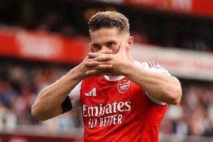 瑞典主帥：約克雷斯狀態(tài)很好，說他沒作用的人不懂足球